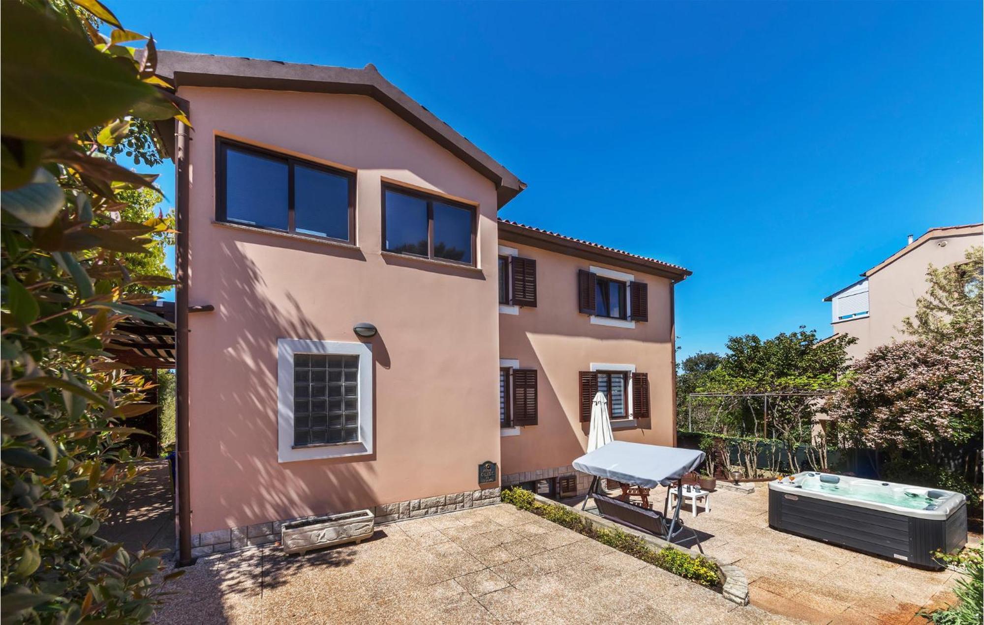 Apartment Debeli Vrv V Pula